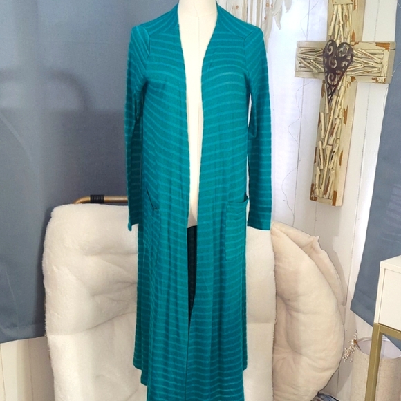 LuLaRoe Sweaters - 3/$10❣️LULAROE Teal Striped Long Cardigan With Pockets. Size Small